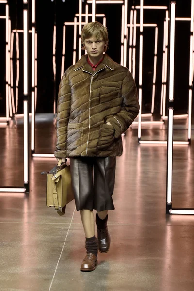 Look 12